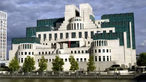MI6 Introduces Dark Web Gateway to Lure Agents in the Russian Federation